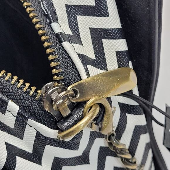 NWT Crossbody Bag Purse Textured Black White Detachable Chain Strap Small - Picture 5 of 13